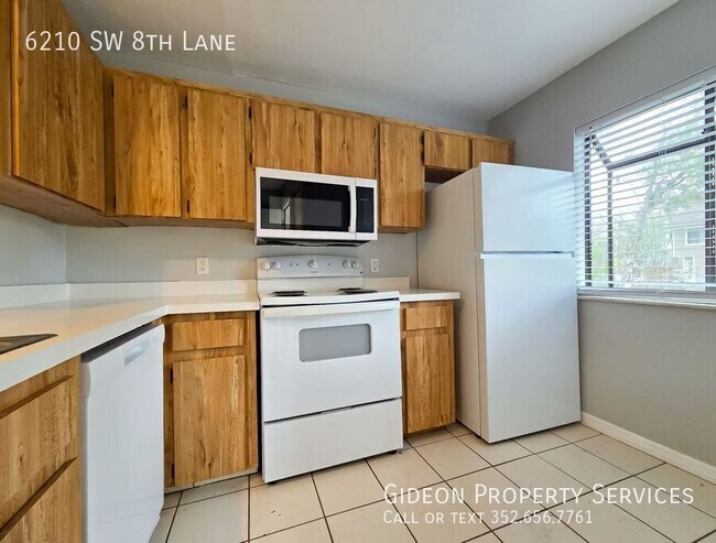 Building Photo - 6210 SW 8th Ln