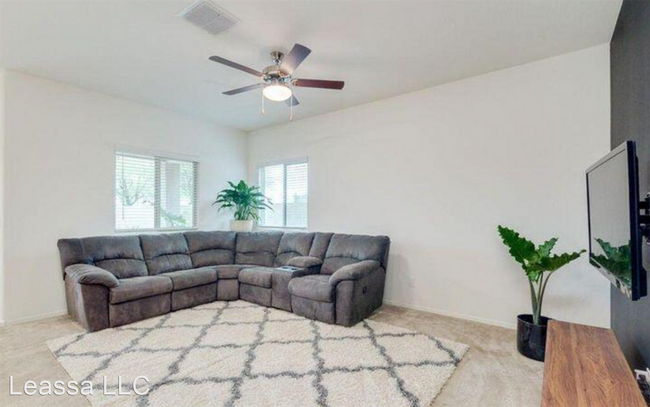Building Photo - 3 br, 2 bath House - 3010 N MAJESTIC CT