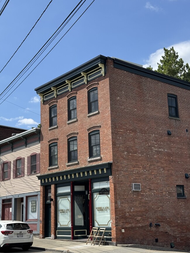 Building Photo - 25 E Main St