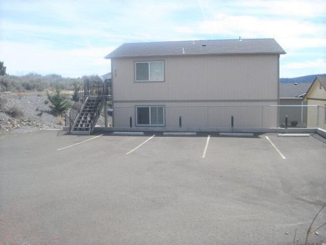 Building Photo - 2 Bedroom 1 Bath Duplex