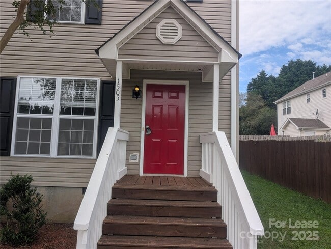 Building Photo - 1505 Flintwood Dr