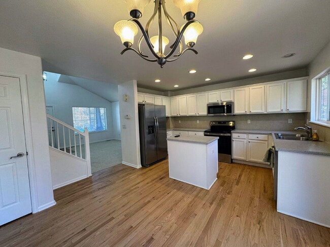 Building Photo - 4788 Laurelglen Ln