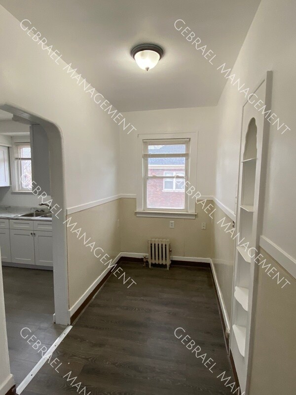 Building Photo - 2987 Glendale Ave