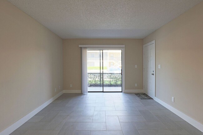 Foto del edificio - 5331 Summerlin Rd