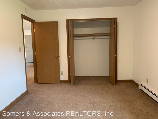 Building Photo - 1280 Airline Dr