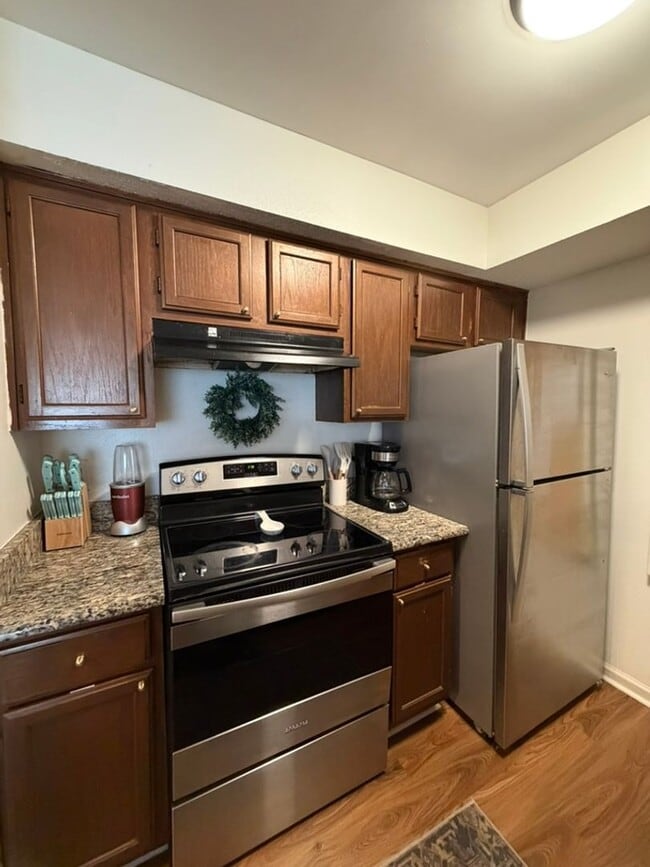 Building Photo - Furnished 3 Bedroom, 2 Bath Condo In Indian Lake!