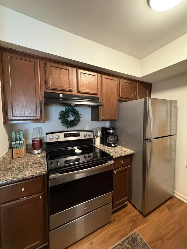 Foto del edificio - Furnished 3 Bedroom, 2 Bath Condo In Indian Lake!