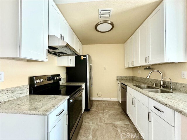 Building Photo - 2300 S Hacienda Blvd