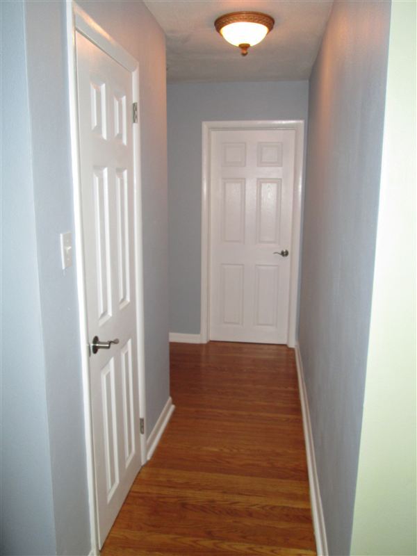 Primary Photo - 2 br, 1 bath Triplex - 406 W Jefferson St ...