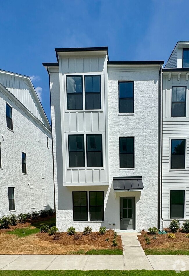 Building Photo - 5013 Layman Dr