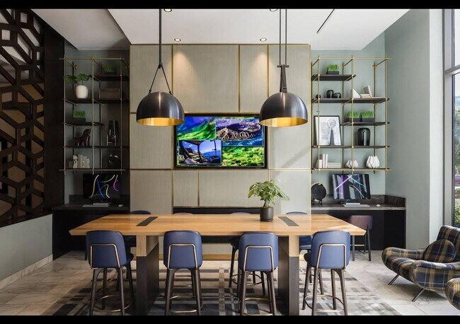 Foto del edificio - 427 Washington Blvd