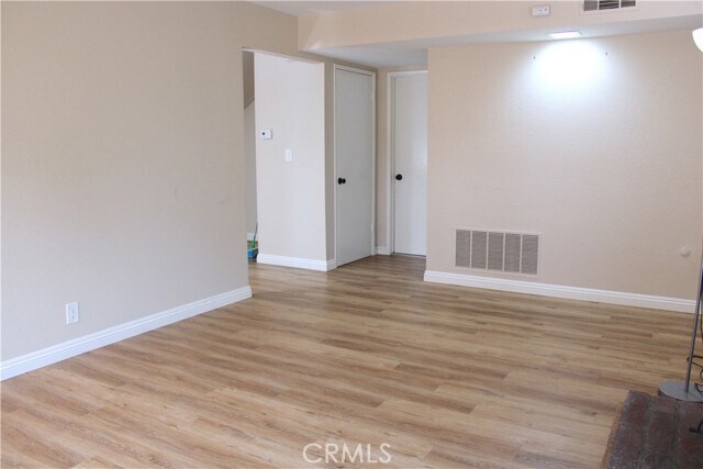 Foto del edificio - 2311 Basswood Cir