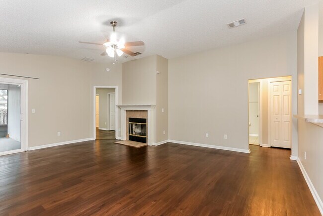 Building Photo - 1880 Pineta Cove Drive