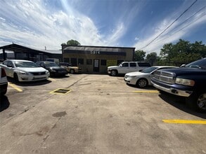 Building Photo - 5914 Cullen Blvd