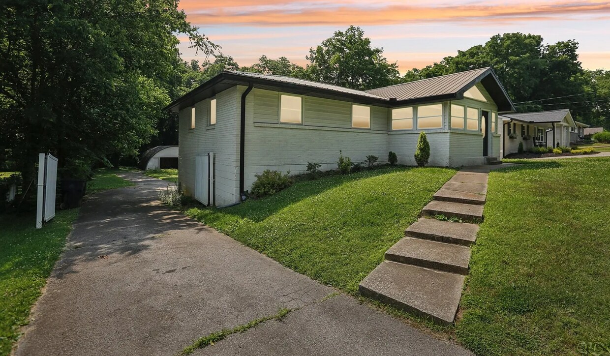 Foto principal - 4108 Edwards Ave