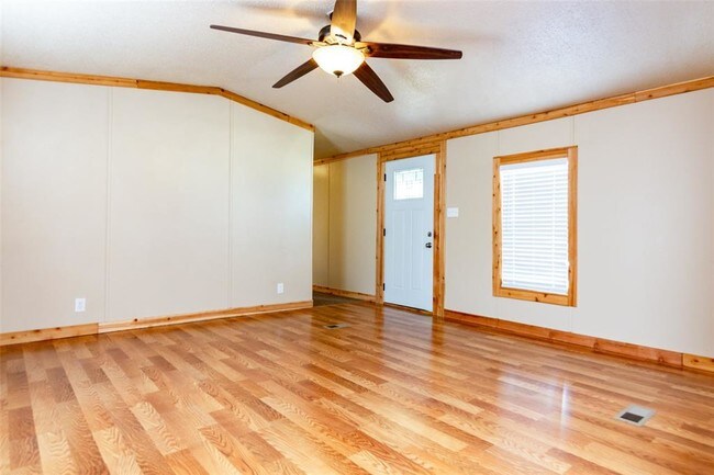 Building Photo - 10500 Sunrise Cir