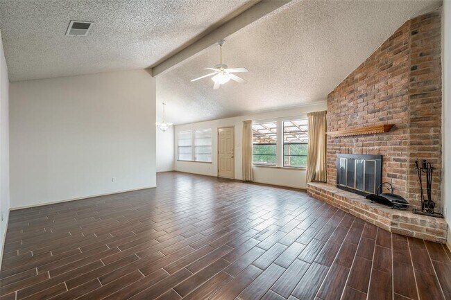 Foto del edificio - 1006 Silbury Dr