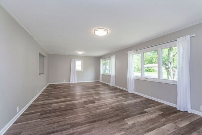 Foto del edificio - Beautifully updated home located in the he...