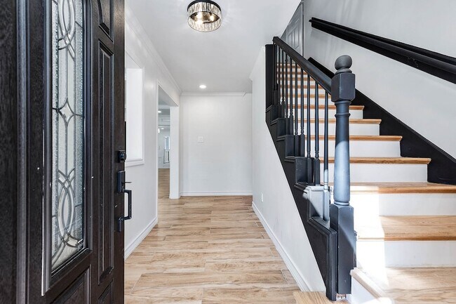 Foto del edificio - 3511 Tree Ln