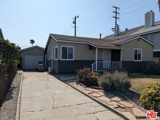 Foto del edificio - 12507 Yukon Ave