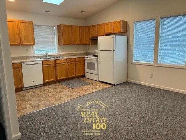 Foto del edificio - 838 SE Oar Ave