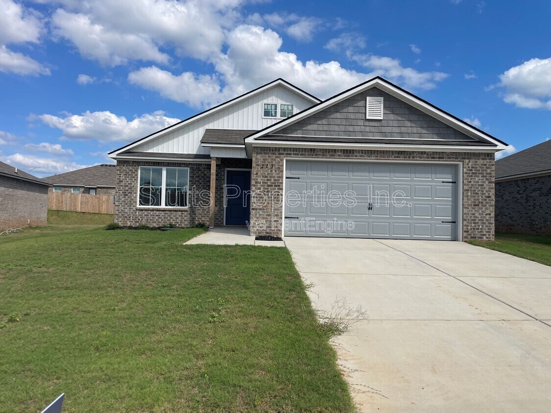 Foto principal - 223 Faded Rose Ln
