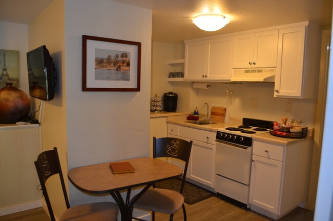 Building Photo - 10233 Soquel Dr