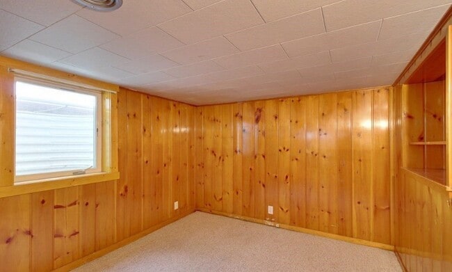 Downstairs Room $725 - 1515 Melrose St