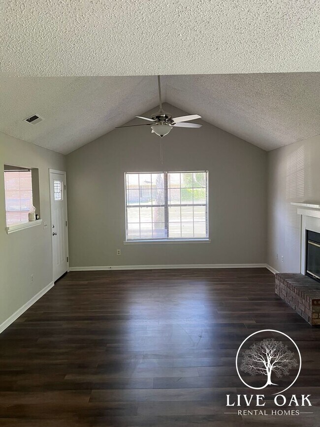 Foto del edificio - 708 Timber Ridge Trail