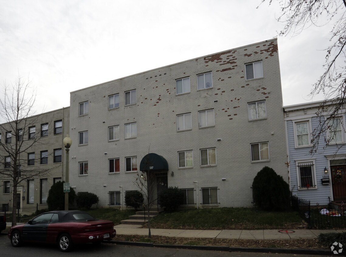 Primary Photo - 1317 K St SE