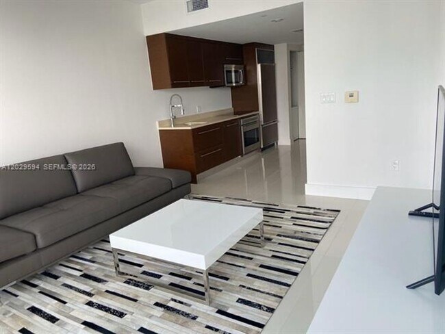 Building Photo - 495 Brickell Ave