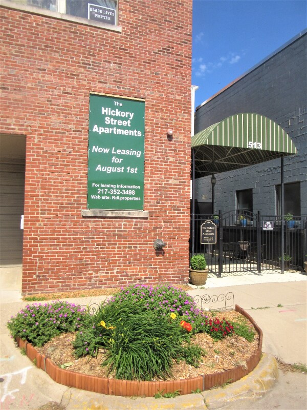Primary Photo - 513 N Hickory St