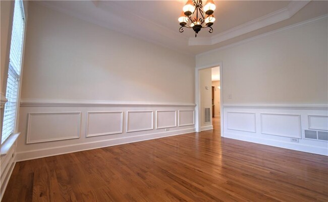 Building Photo - 335 Springwell Ln
