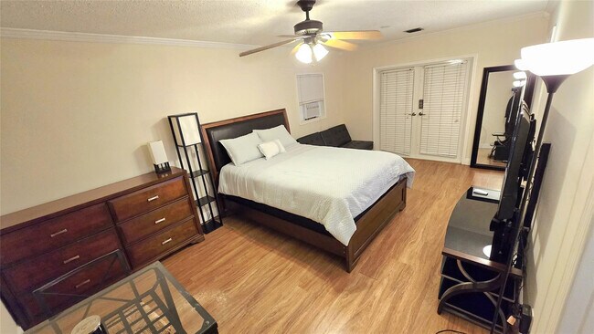 Foto del edificio - 536 NW 45th St