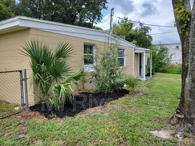 Building Photo - 10616 Haverford Rd