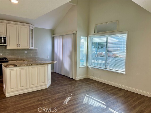 Building Photo - 13 Viento Dr