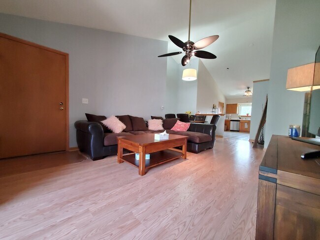 Foto del edificio - 8700 W Evelyn Ln