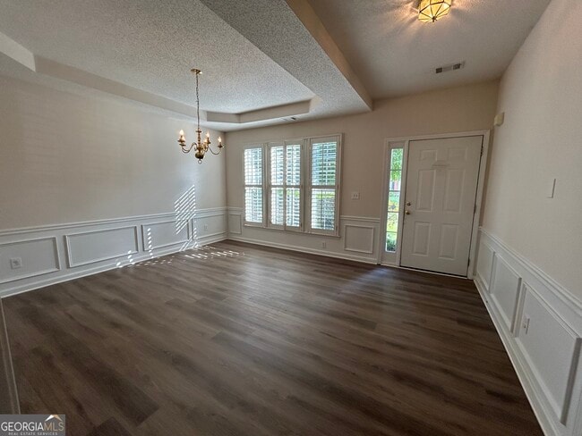 Building Photo - 4360 Ridgefair Dr