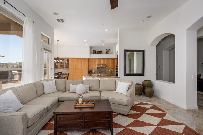 Building Photo - 14705 Canyoncrest Ct