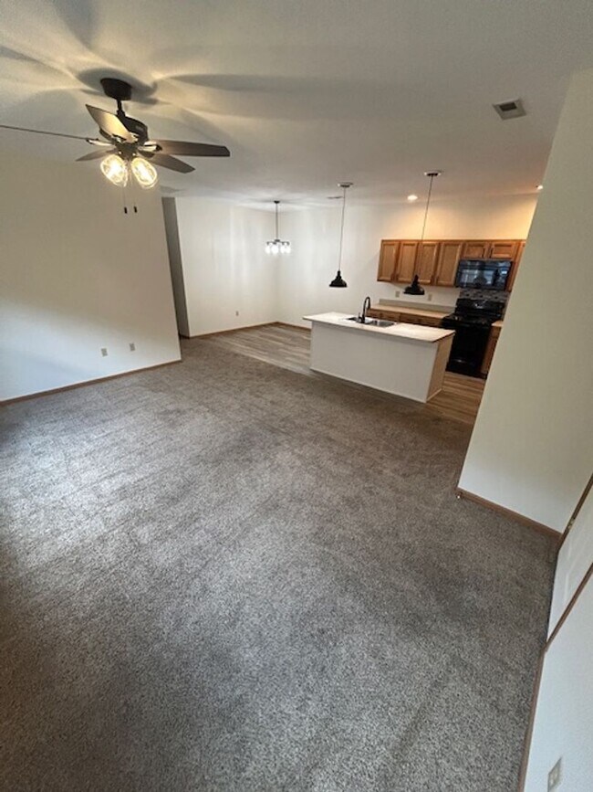 Foto del edificio - Modern Brick Ranch with 3 Bedrooms, 1.5 Ba...