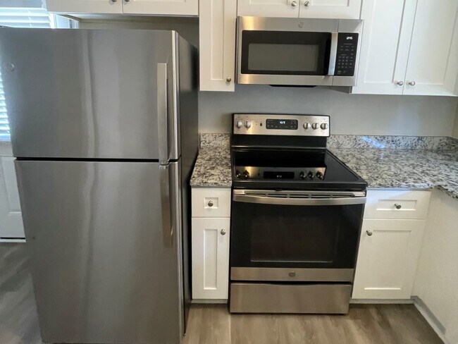 Foto del edificio - 4213 Gladstone Ln