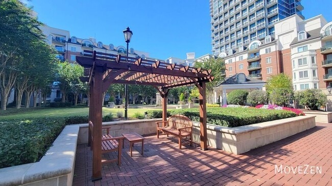 Building Photo - 300 W 5th St