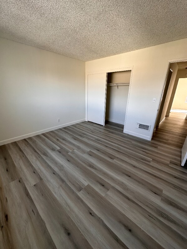 Foto del edificio - 8362 Walker St