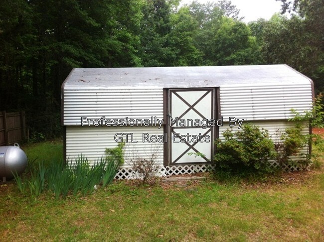 Building Photo - 221 Ponderosa Rd