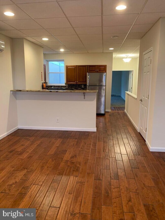 Building Photo - 1105 Snyder Ave