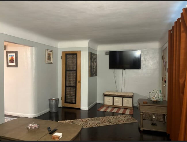 Building Photo - 7245 Dartmouth Ave