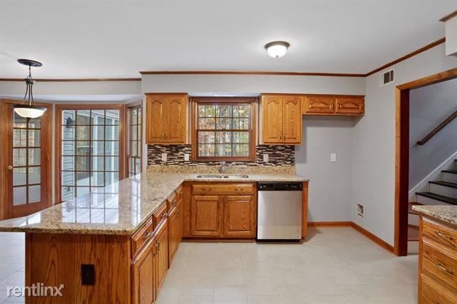 Foto del edificio - 5 br, 2 bath House - 160 Creekview Trail