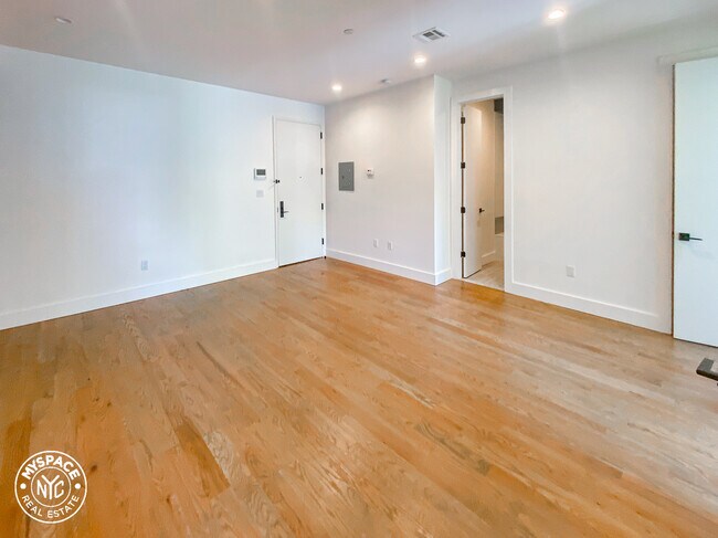 Building Photo - 406 Cornelia St