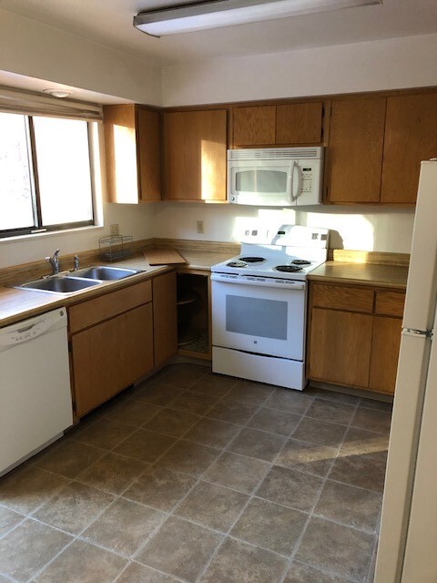 Building Photo - 543 Animas View Dr