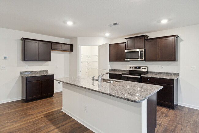 Building Photo - 313 Aspen Dr